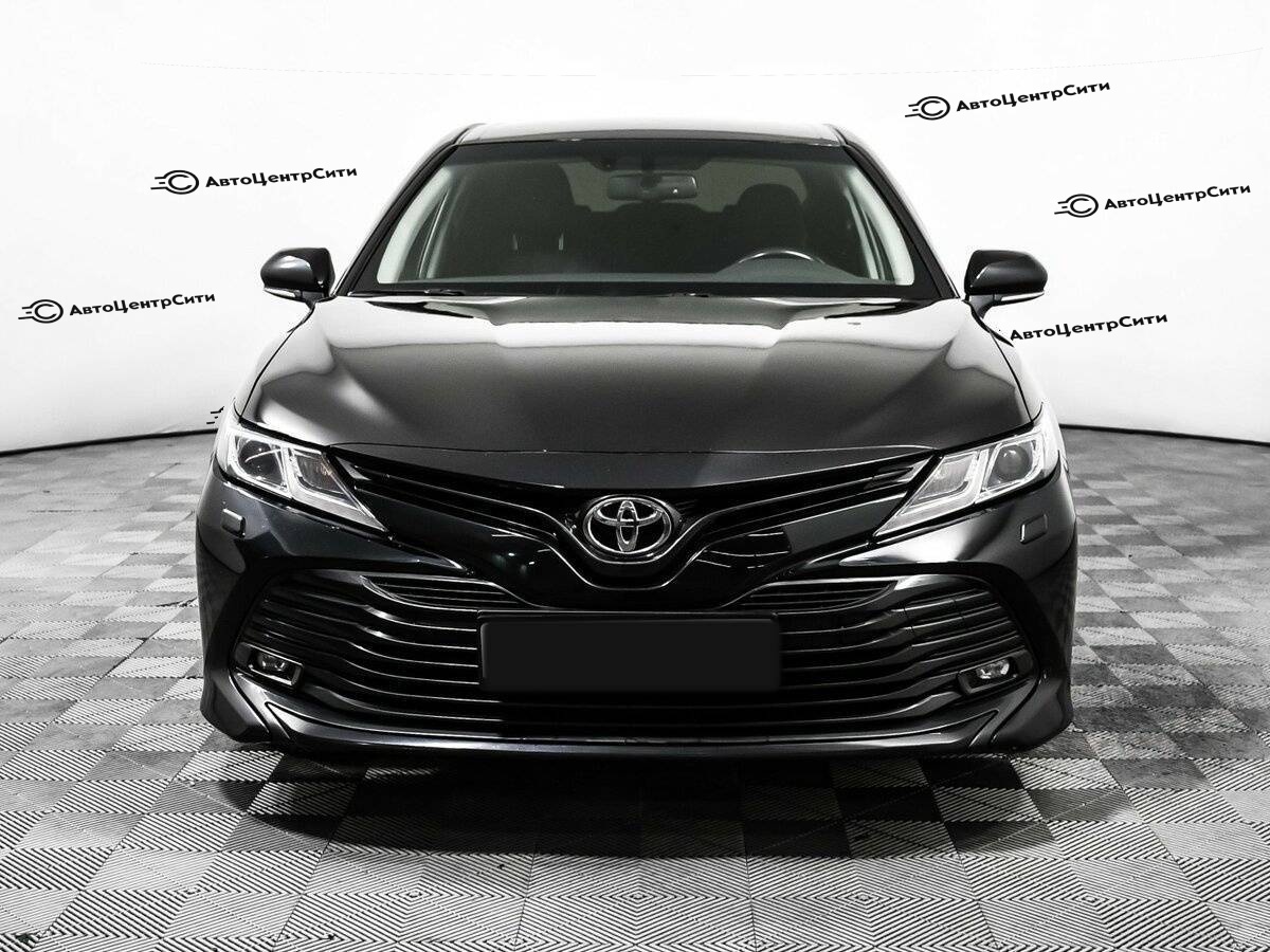 Toyota Camry с пробегом — 2019 год. Фото: #1