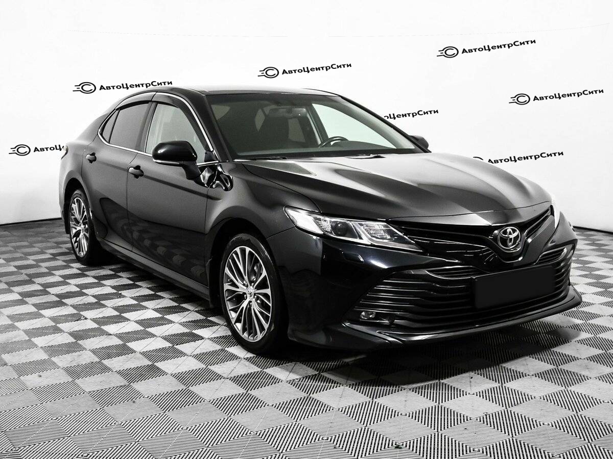 Toyota Camry с пробегом — 2019 год. Фото: #2