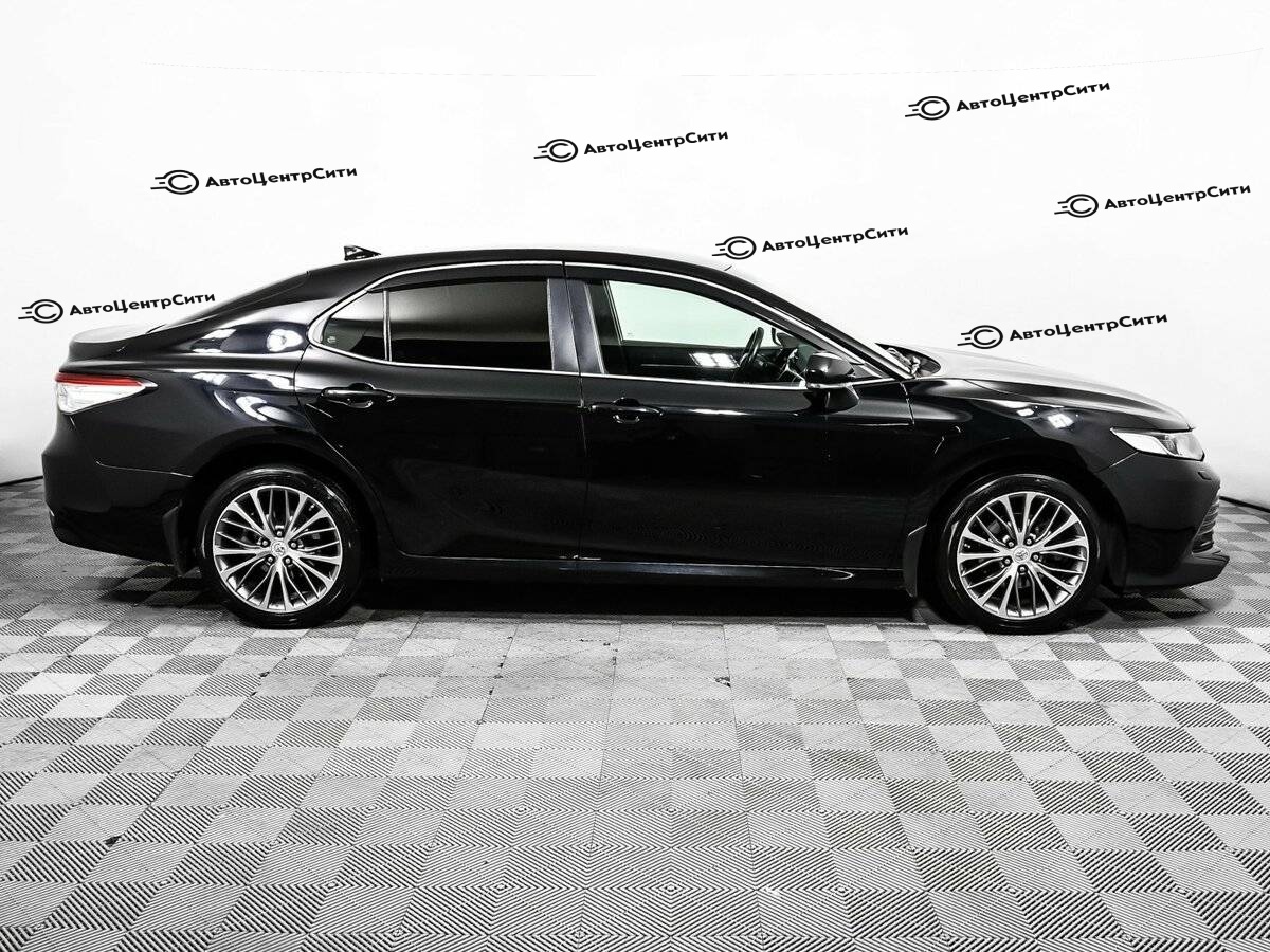Toyota Camry с пробегом — 2019 год. Фото: #3