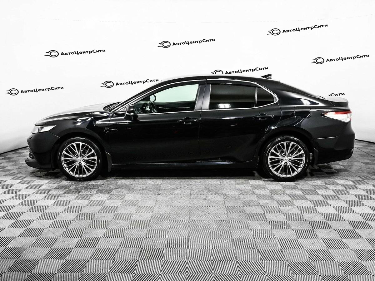 Toyota Camry с пробегом — 2019 год. Фото: #7