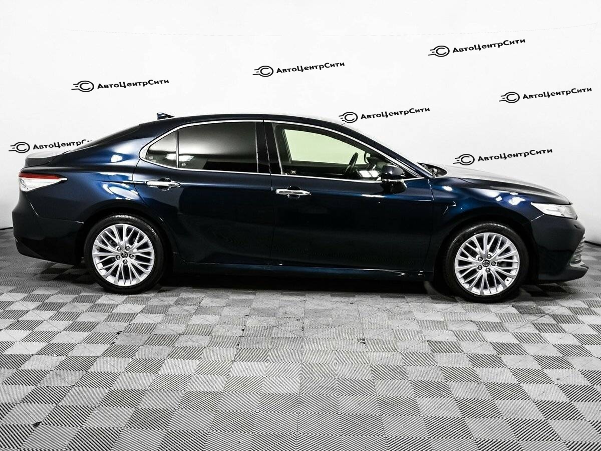 Toyota Camry с пробегом — 2018 год. Фото: #3