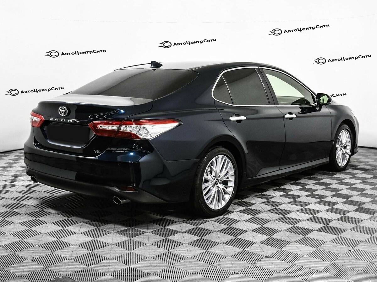 Toyota Camry с пробегом — 2018 год. Фото: #4