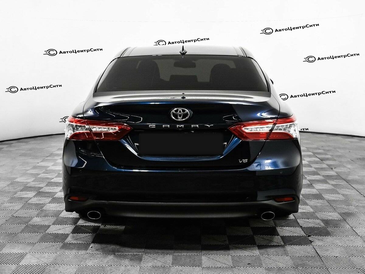 Toyota Camry с пробегом — 2018 год. Фото: #5