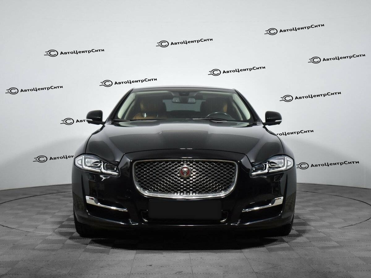 Jaguar XJ с пробегом — 2016 год. Фото: #1