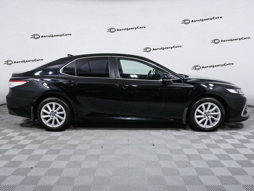 Toyota Camry с пробегом — 2021 год. Фото: #3