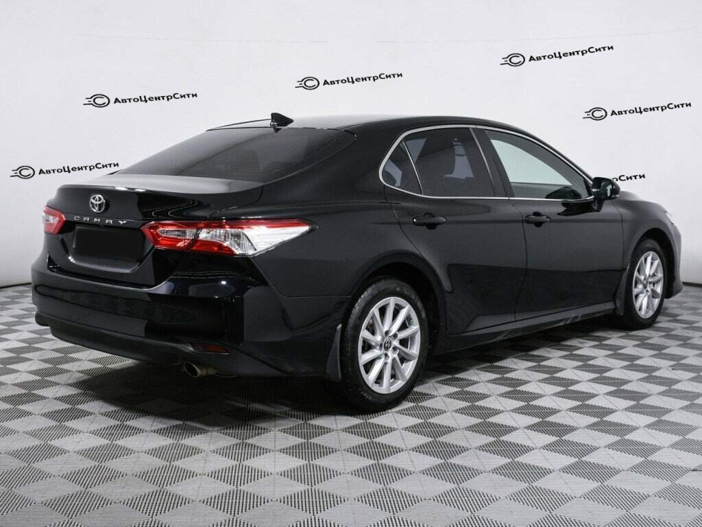 Toyota Camry с пробегом — 2021 год. Фото: #4