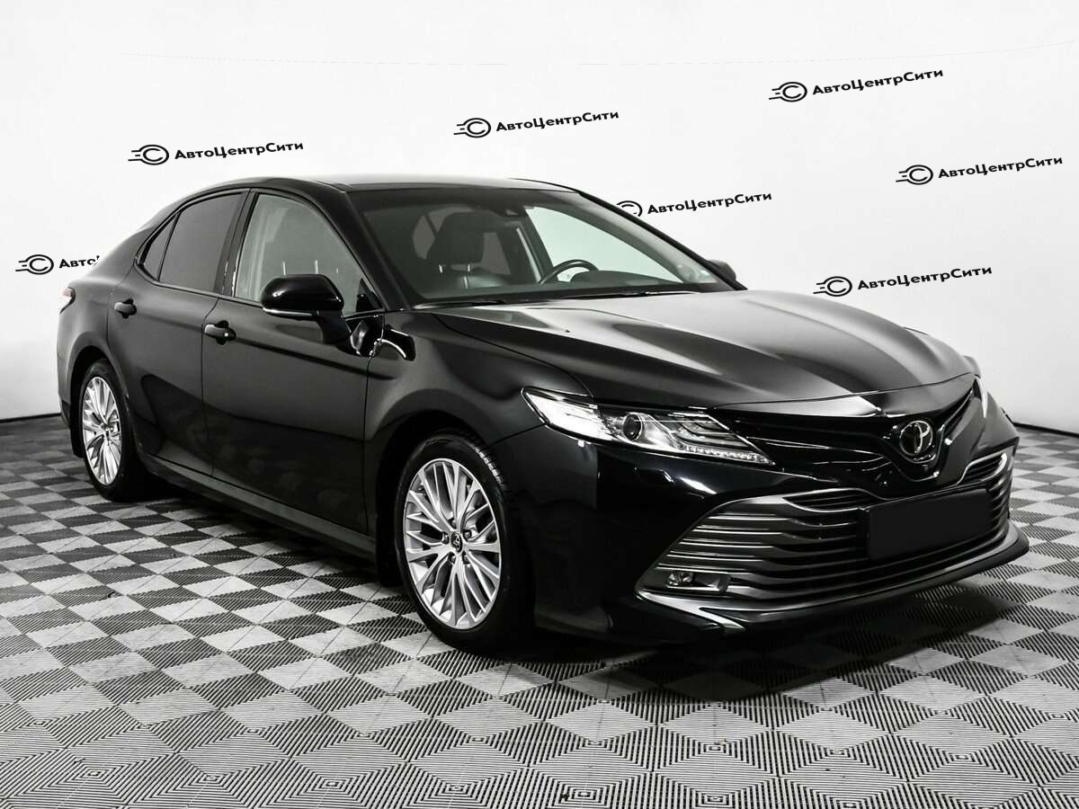 Toyota Camry с пробегом — 2018 год. Фото: #2