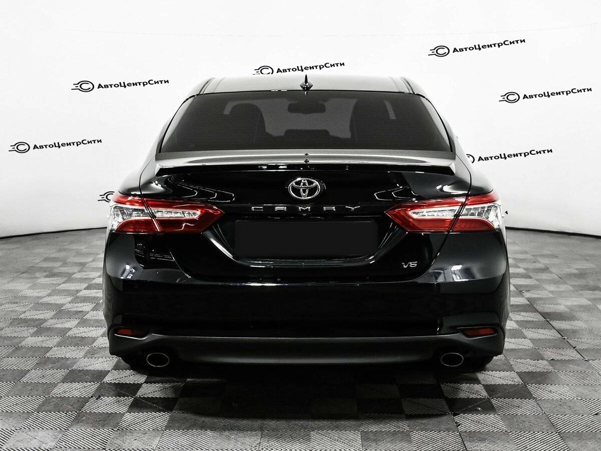 Toyota Camry с пробегом — 2018 год. Фото: #5