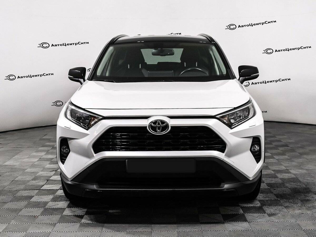 Toyota RAV4 с пробегом — 2021 год. Фото: #1