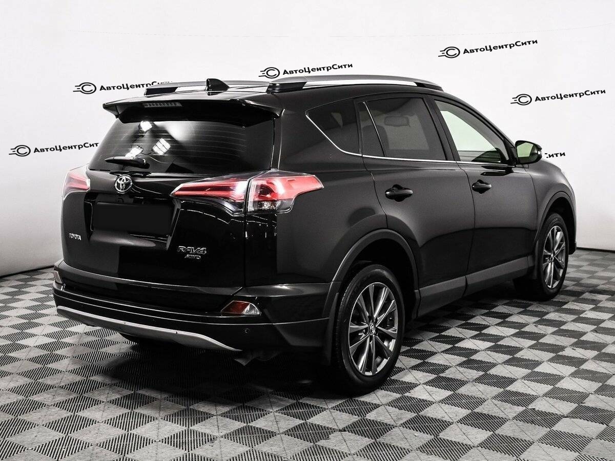Toyota RAV4 с пробегом — 2015 год. Фото: #4