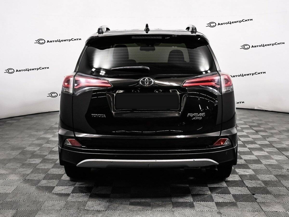 Toyota RAV4 с пробегом — 2015 год. Фото: #5