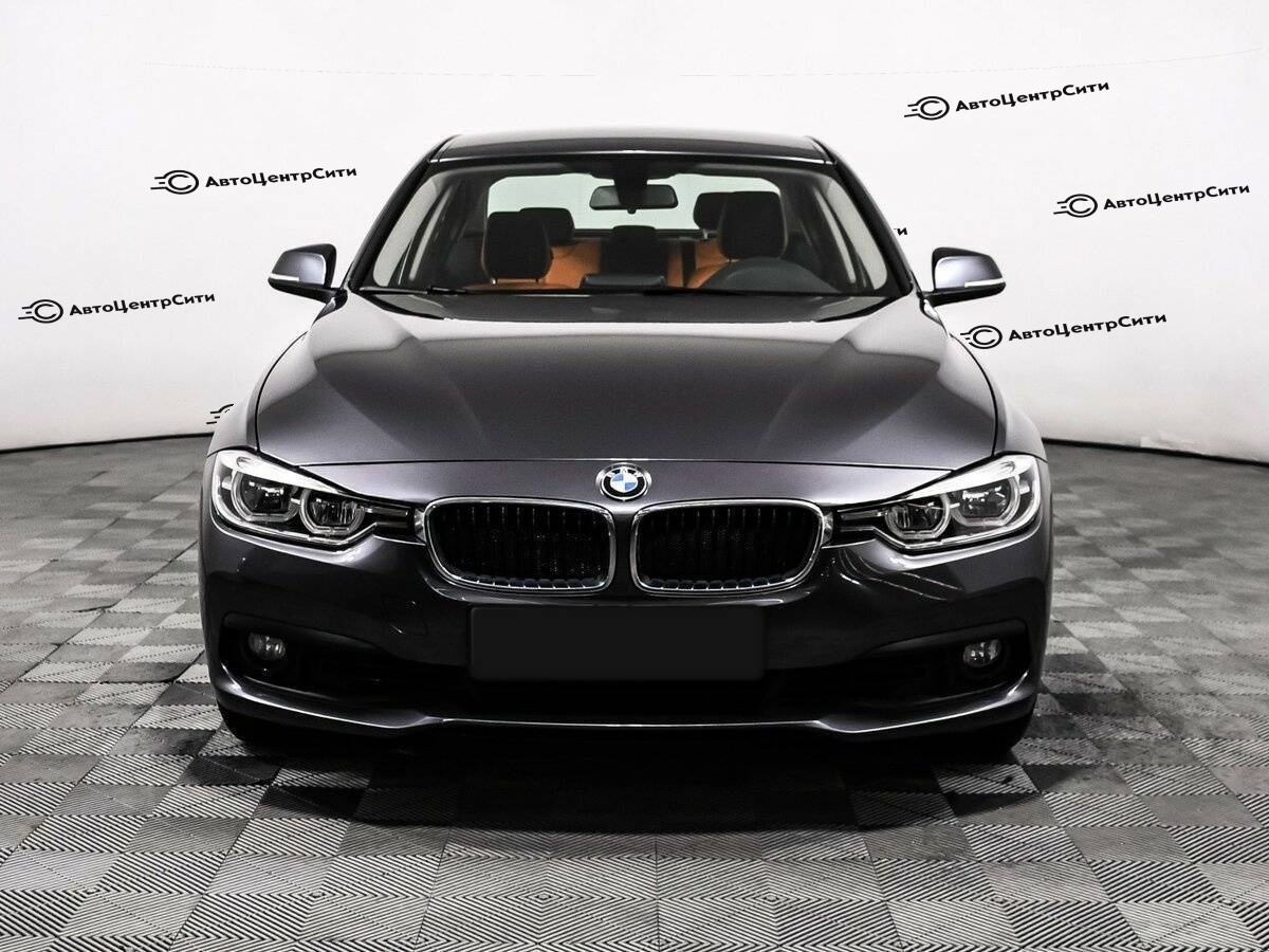 BMW 3 серии с пробегом — 2017 год. Фото: #1