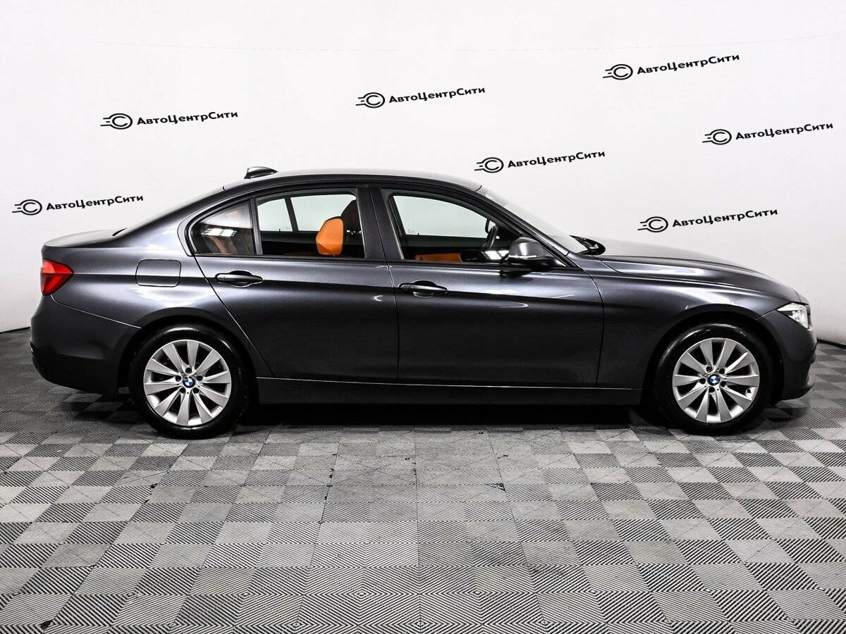 BMW 3 серии с пробегом — 2017 год. Фото: #3
