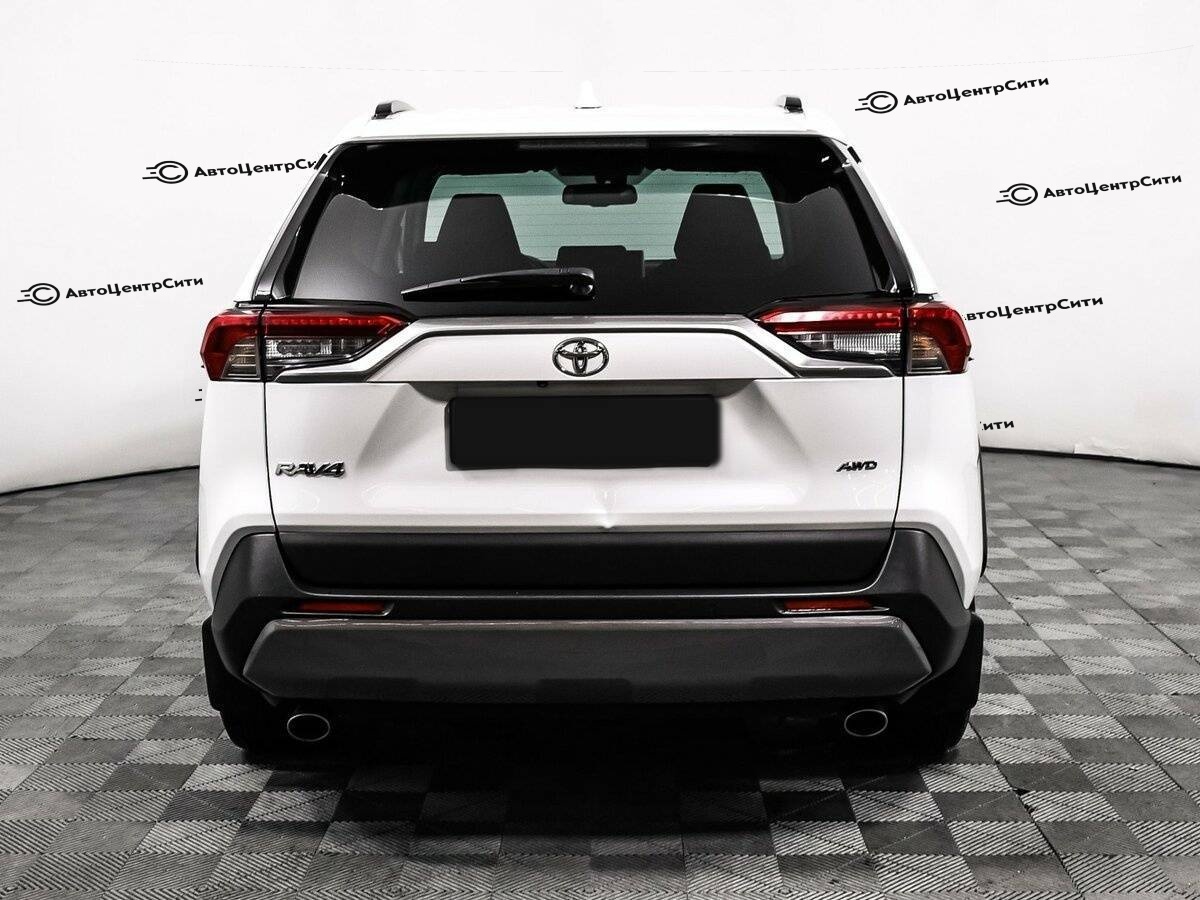 Toyota RAV4 с пробегом — 2021 год. Фото: #5