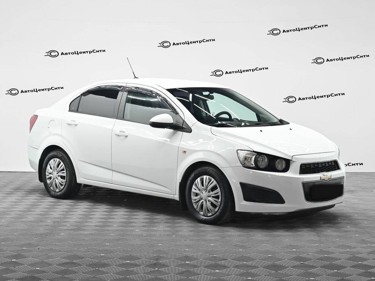 Chevrolet Aveo с пробегом — 2012 год. Фото: #1