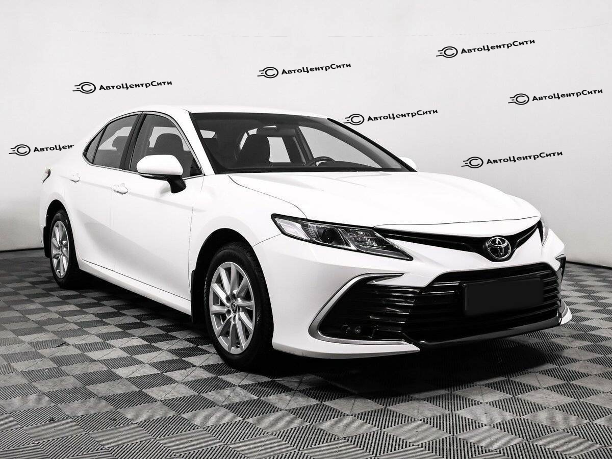 Toyota Camry с пробегом — 2021 год. Фото: #2