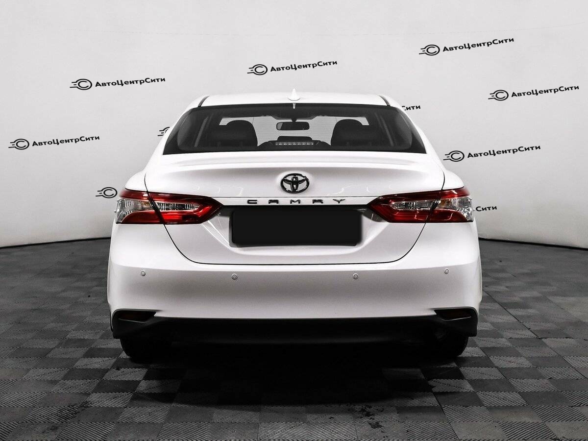 Toyota Camry с пробегом — 2021 год. Фото: #5