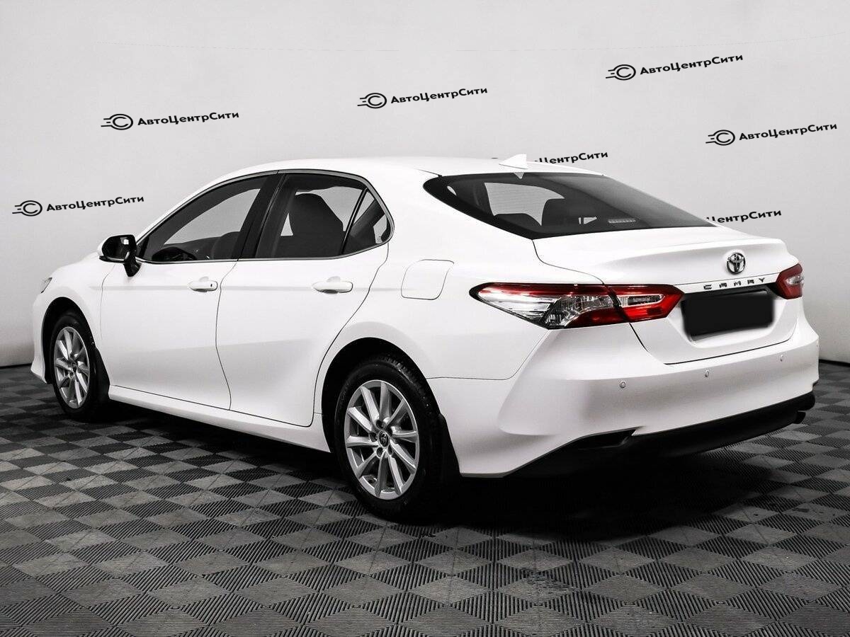 Toyota Camry с пробегом — 2021 год. Фото: #6