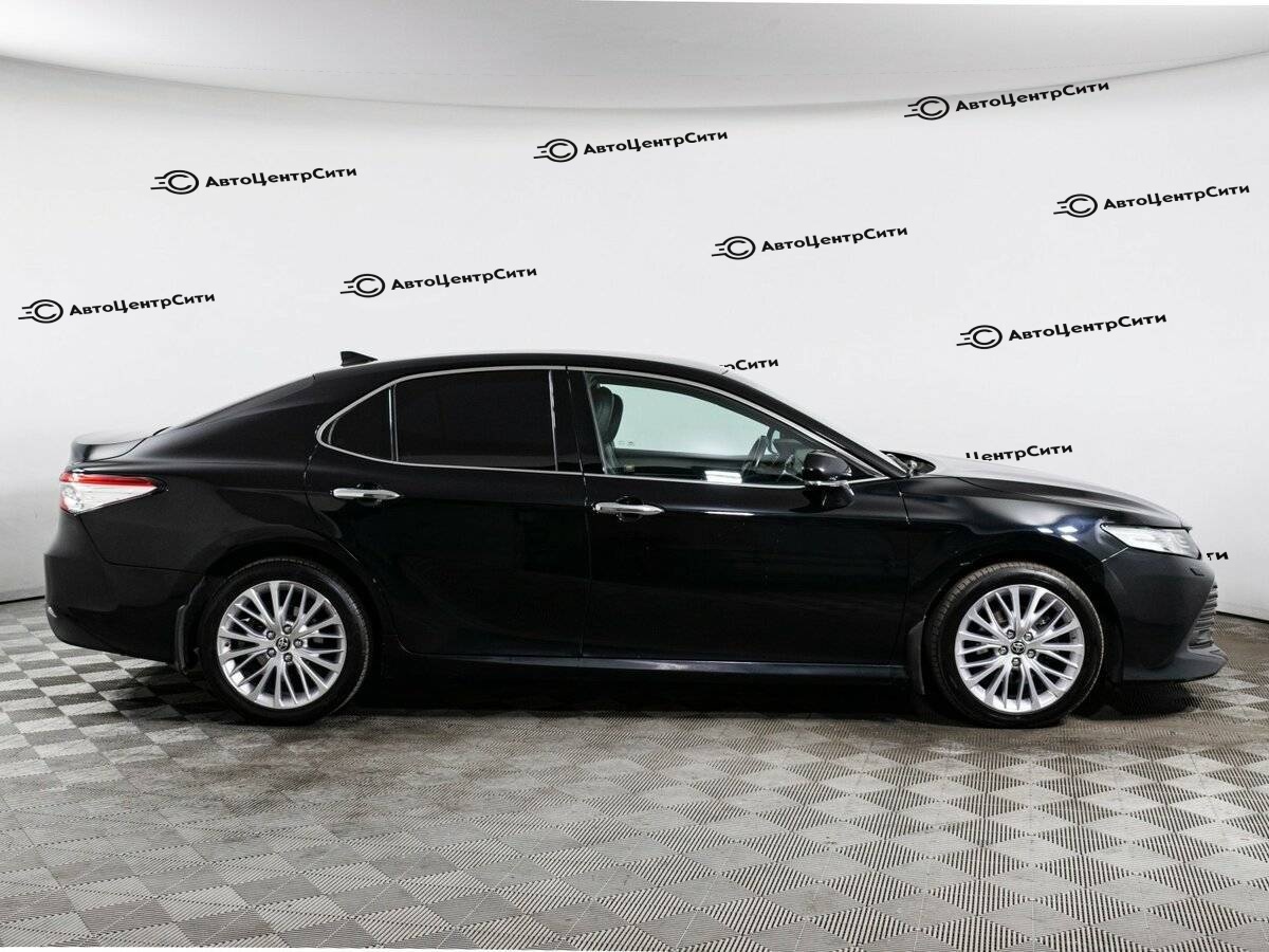 Toyota Camry с пробегом — 2020 год. Фото: #3