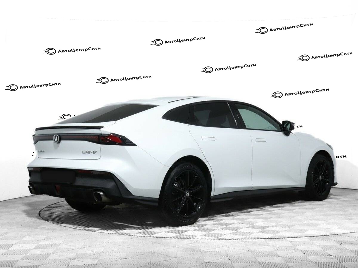 Changan UNI-V с пробегом — 2022 год. Фото: #3