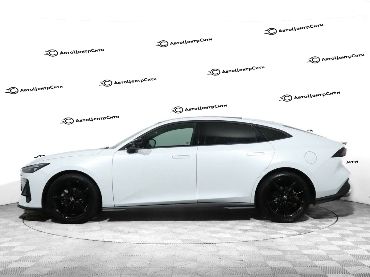 Changan UNI-V с пробегом — 2022 год. Фото: #6