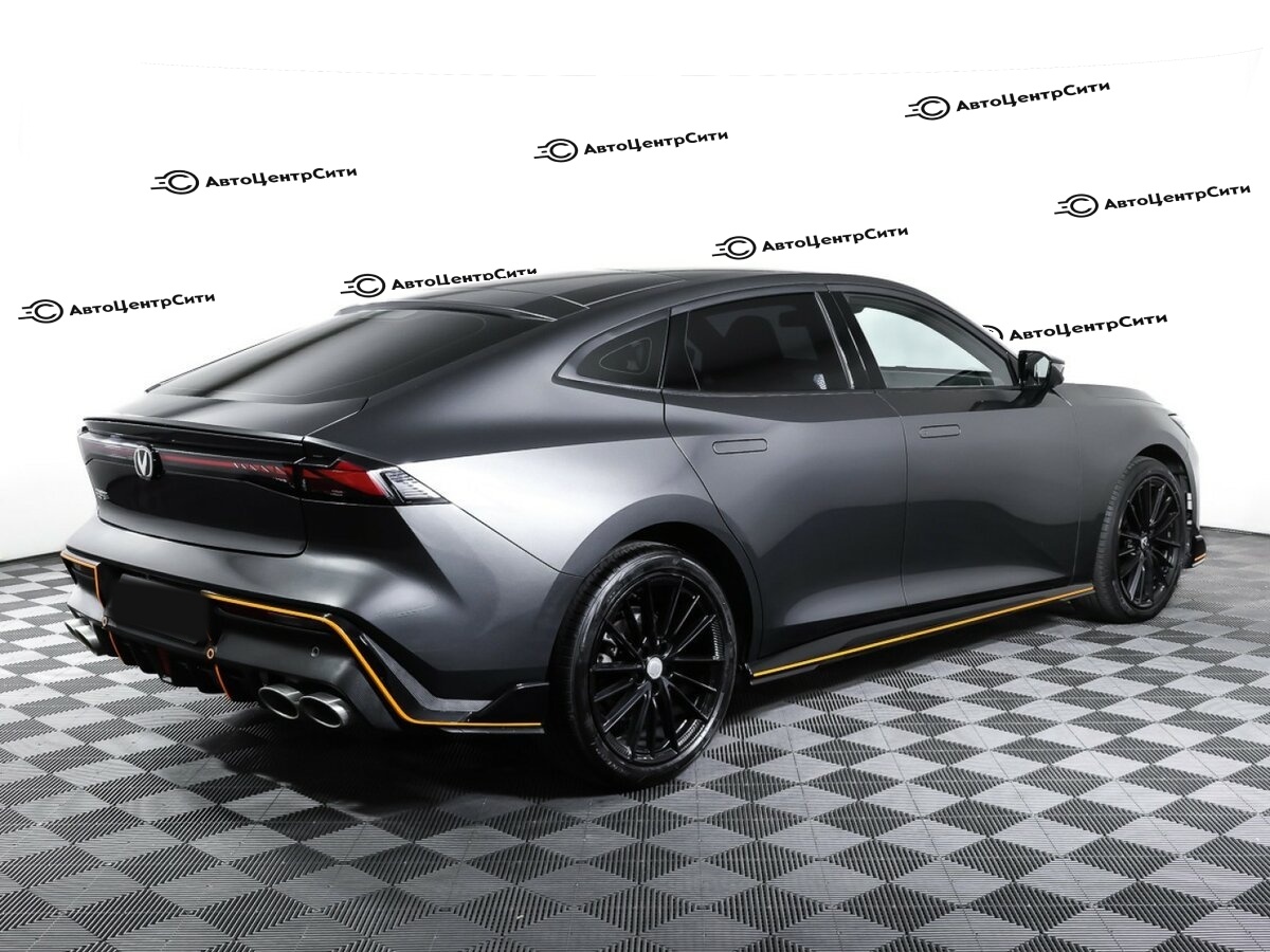 Changan UNI-V с пробегом — 2023 год. Фото: #1