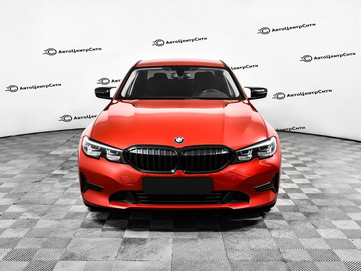BMW 3 серии с пробегом — 2019 год. Фото: #1