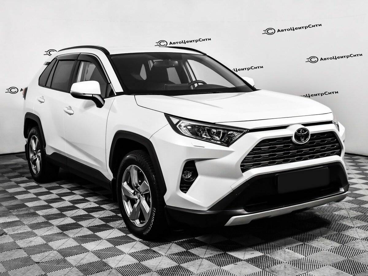 Toyota RAV4 с пробегом — 2021 год. Фото: #2