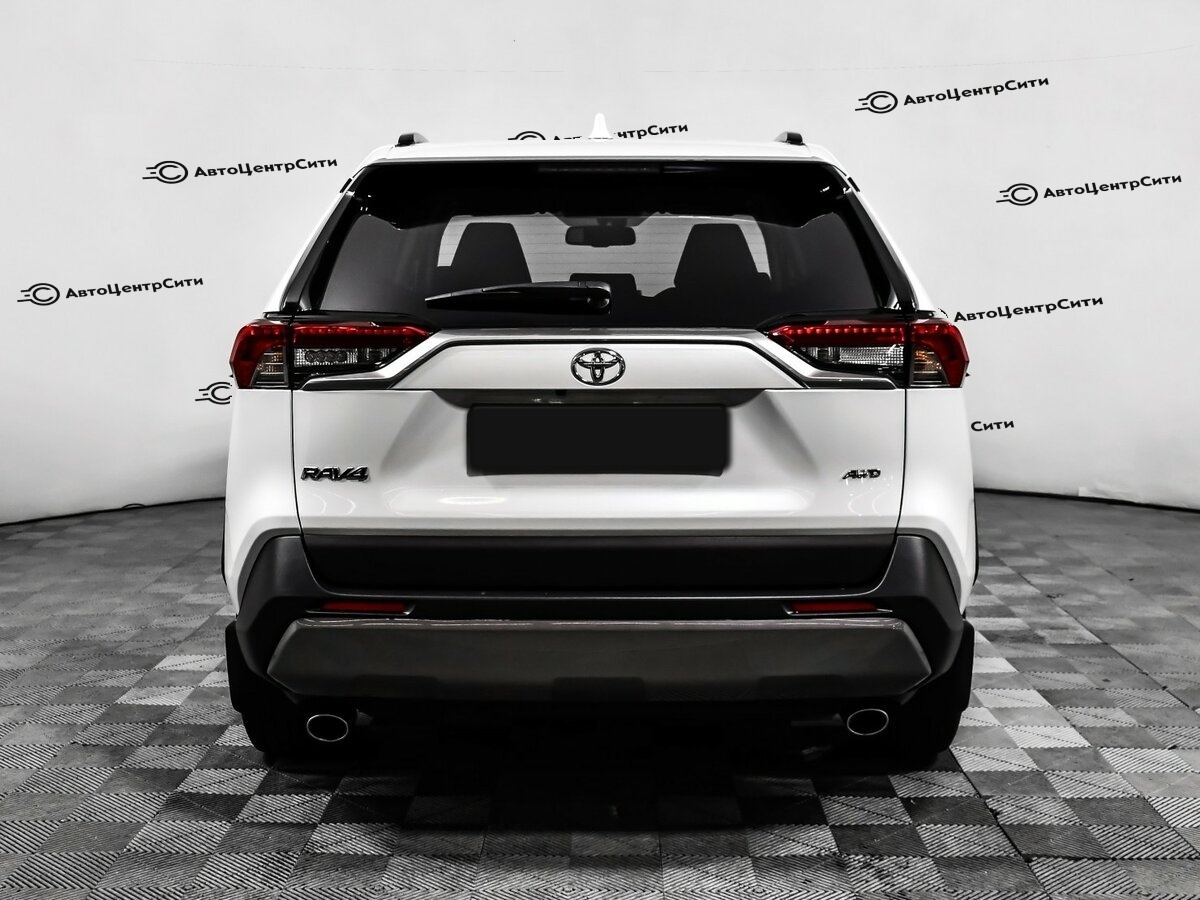 Toyota RAV4 с пробегом — 2021 год. Фото: #5