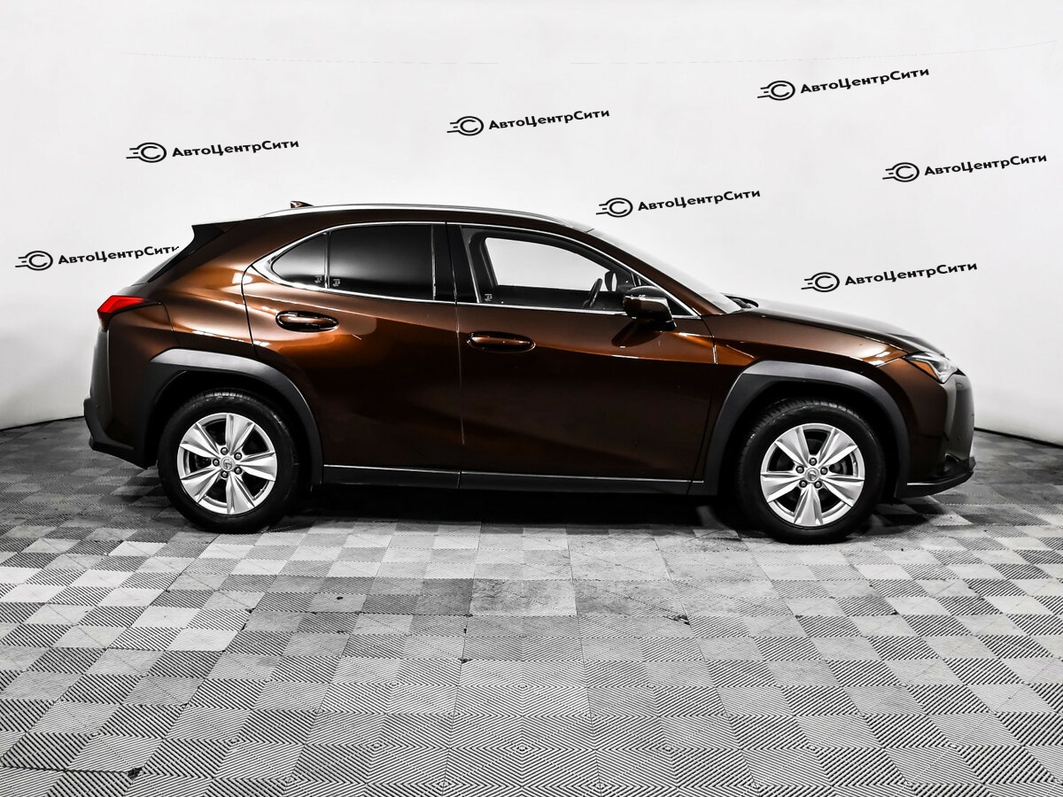 Lexus UX с пробегом — 2021 год. Фото: #3