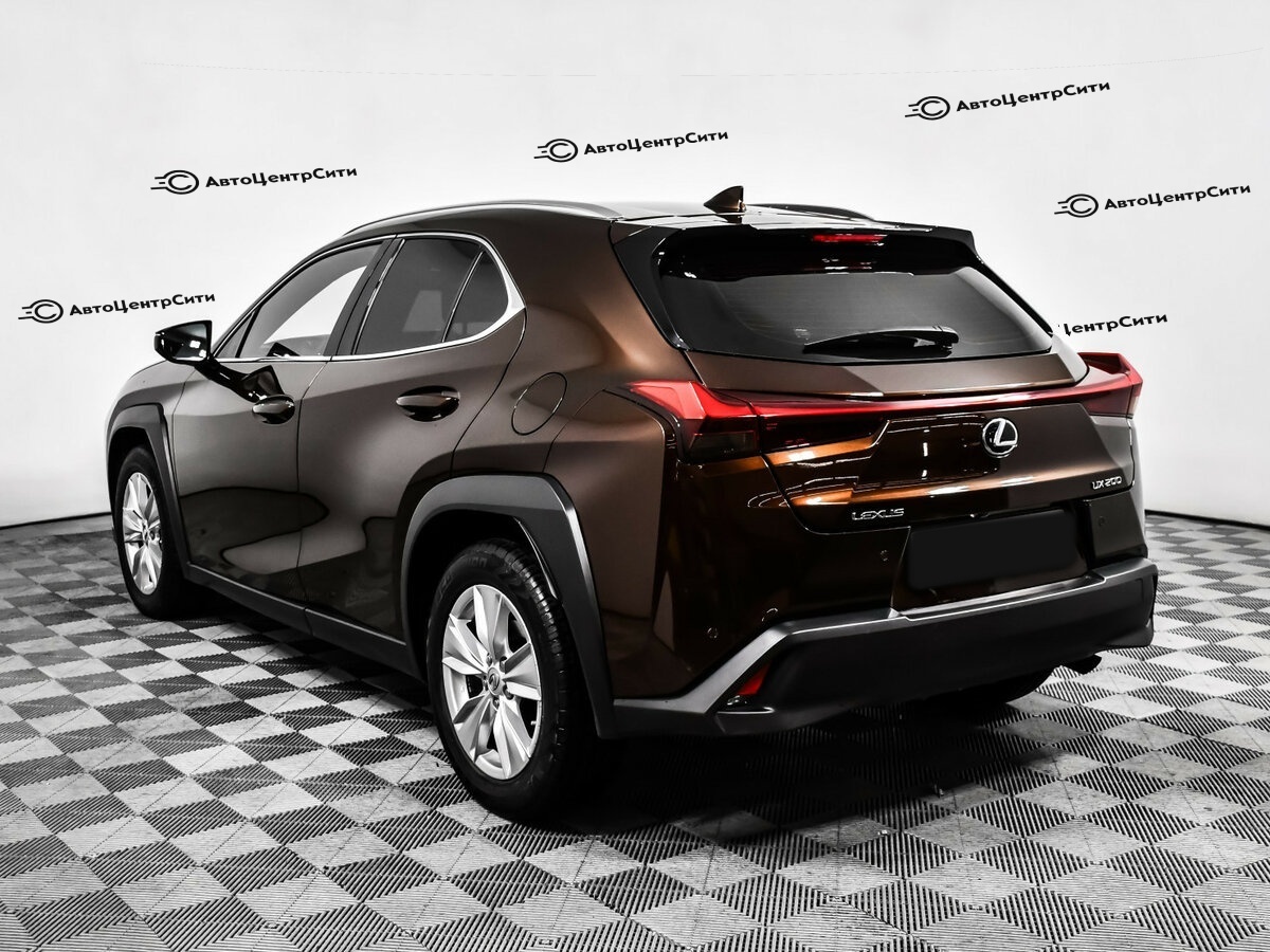 Lexus UX с пробегом — 2021 год. Фото: #6