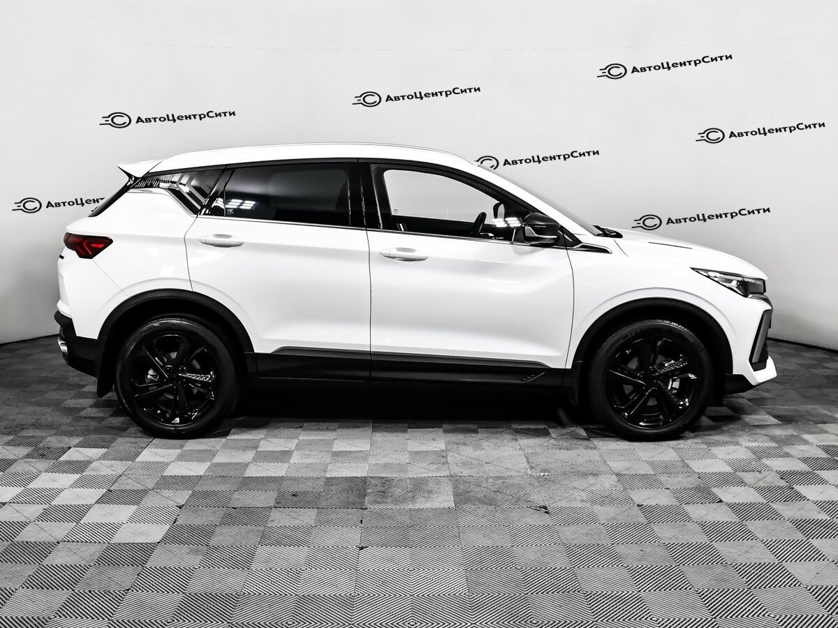 Geely Coolray с пробегом — 2023 год. Фото: #3