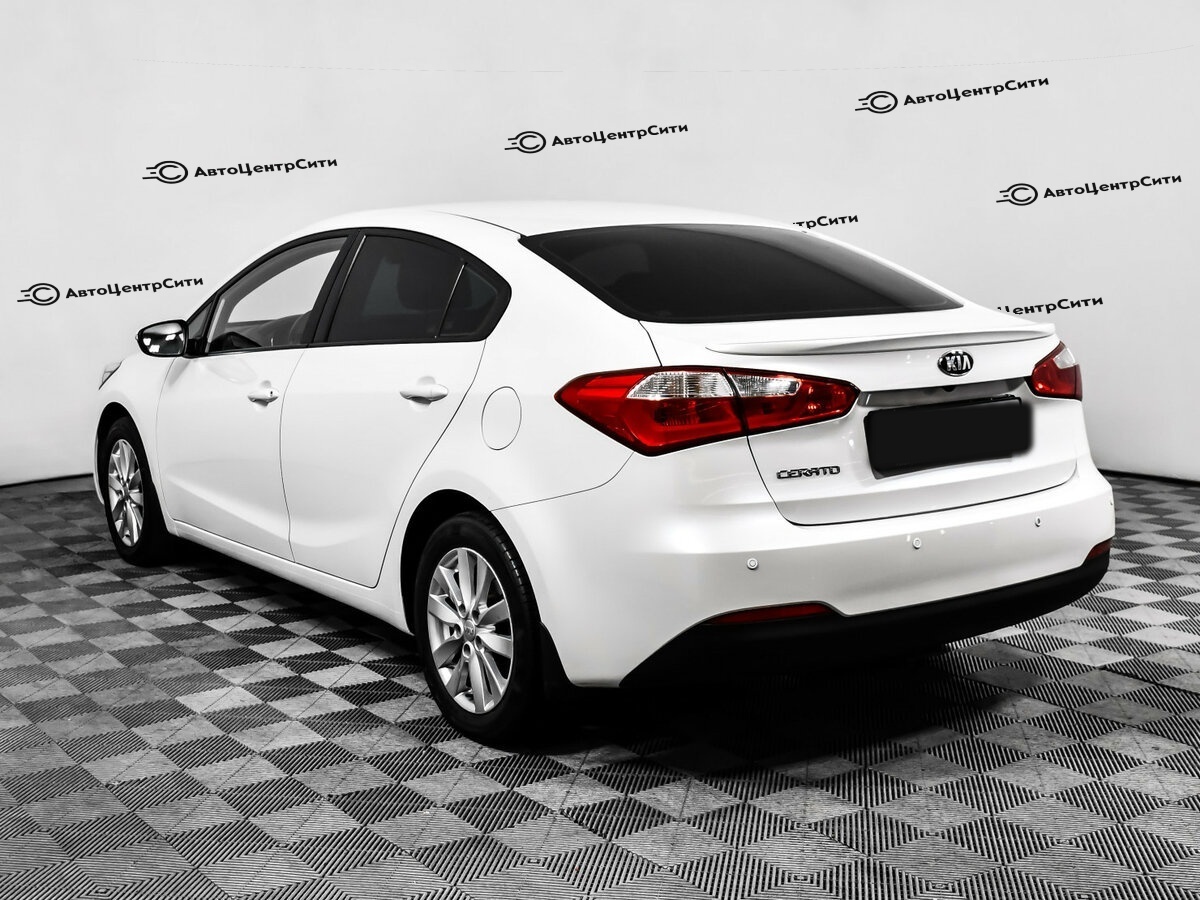 Kia Cerato с пробегом — 2013 год. Фото: #6