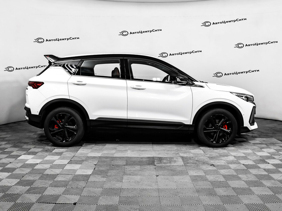 Geely Coolray с пробегом — 2024 год. Фото: #3
