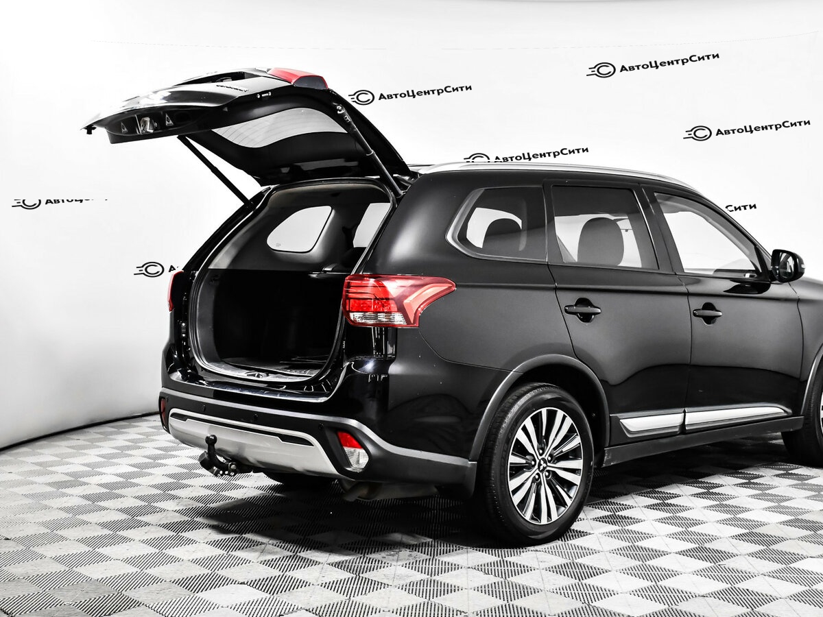 Mitsubishi Outlander с пробегом — 2018 год. Фото: #10