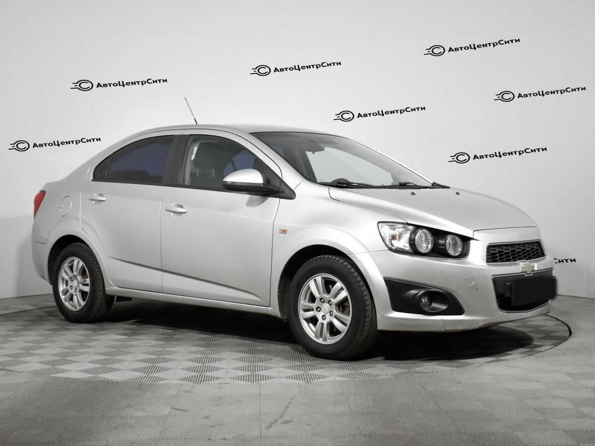 Chevrolet Aveo с пробегом — 2014 год. Фото: #2