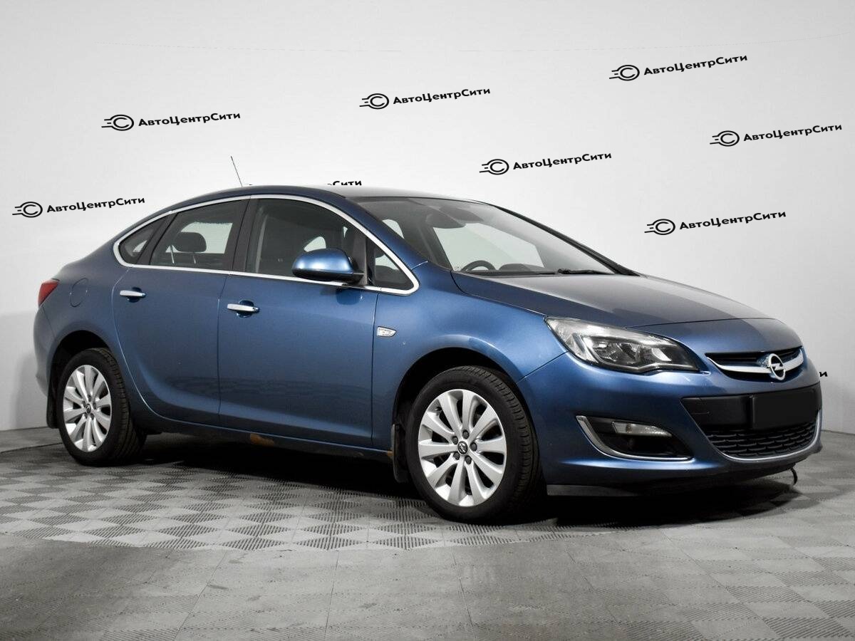 Opel Astra с пробегом — 2013 год. Фото: #2
