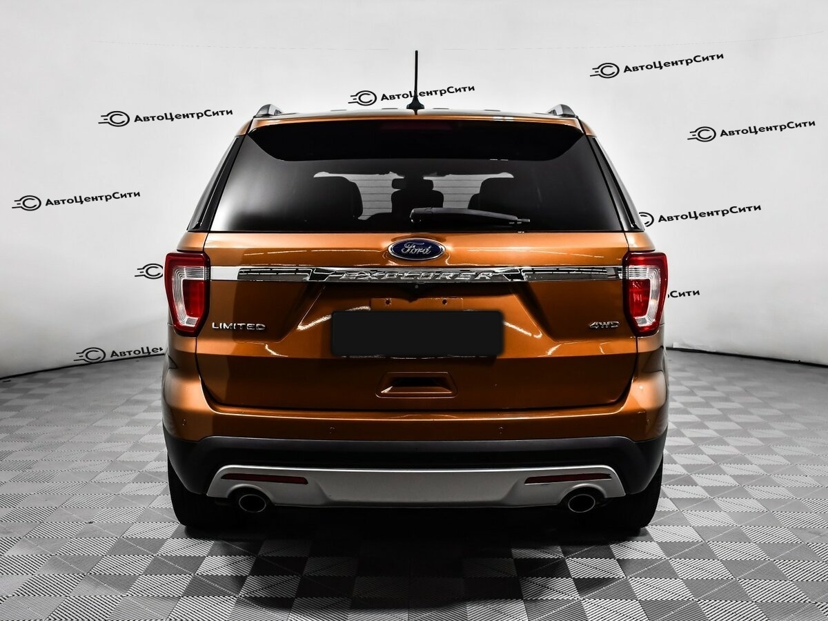 Ford Explorer с пробегом — 2018 год. Фото: #5