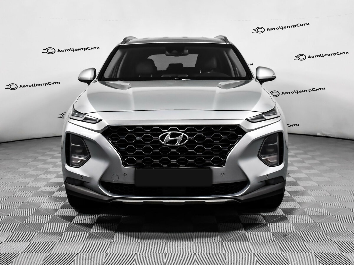 Hyundai Santa Fe с пробегом — 2018 год. Фото: #1