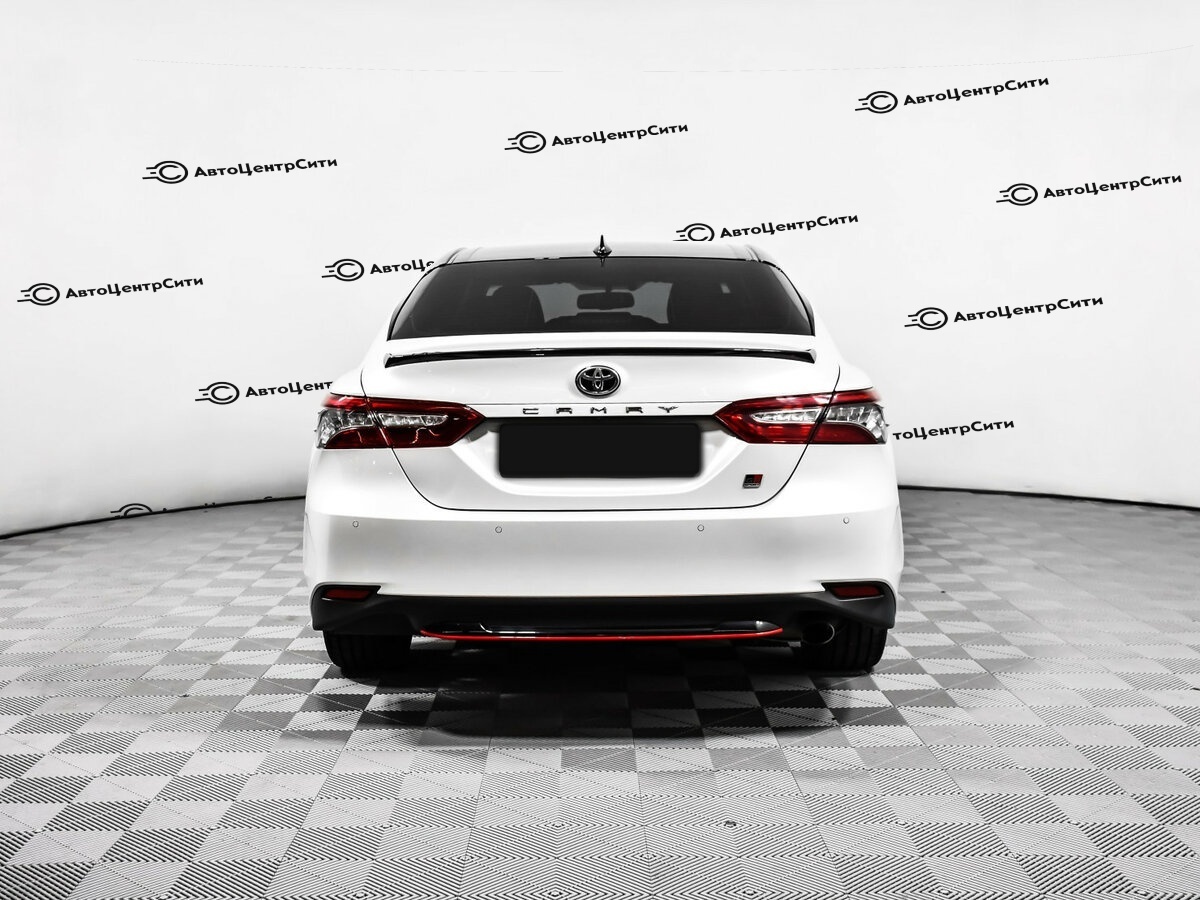 Toyota Camry с пробегом — 2021 год. Фото: #4