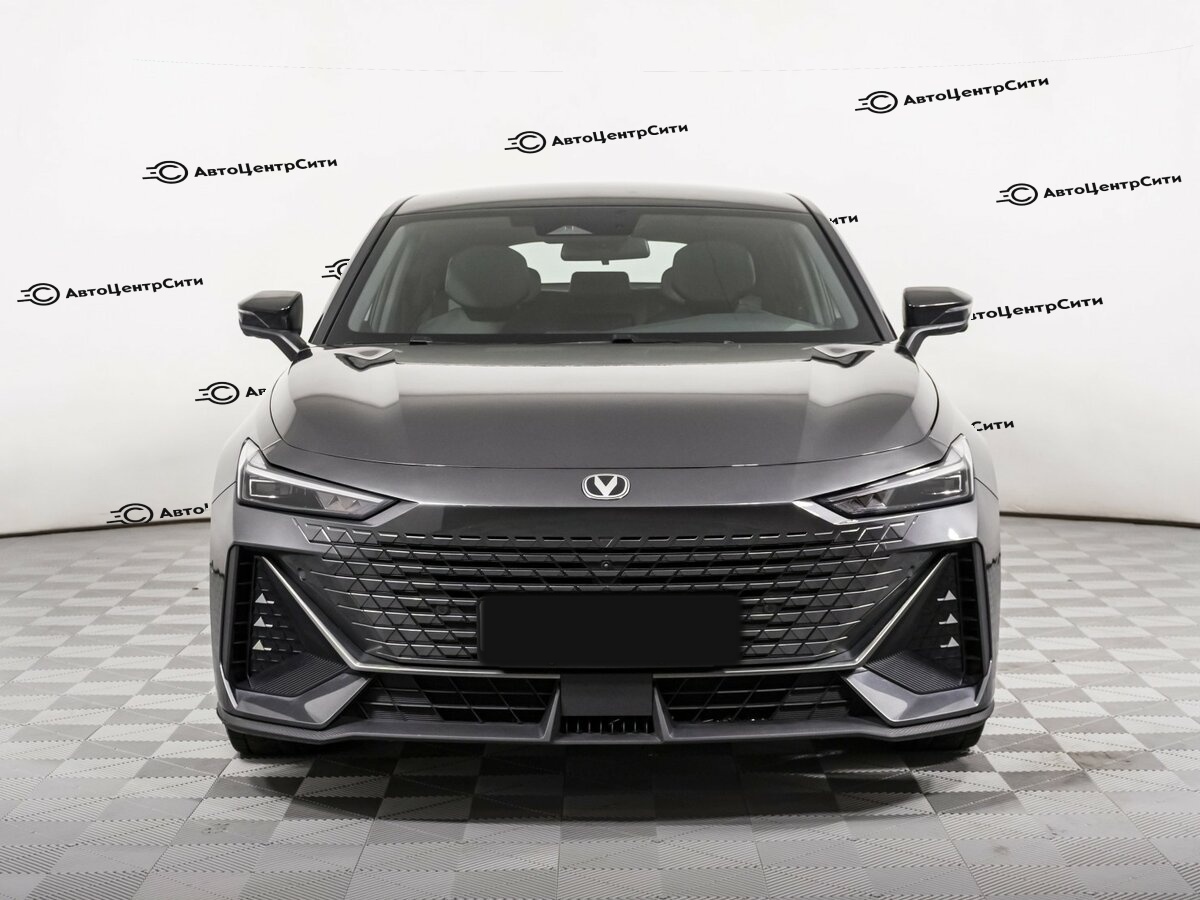 Changan UNI-V с пробегом — 2023 год. Фото: #1