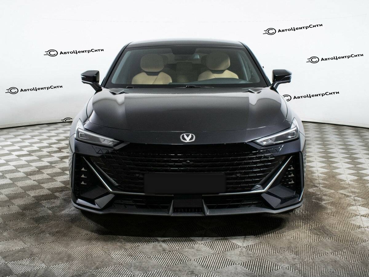 Changan UNI-V с пробегом — 2022 год. Фото: #1