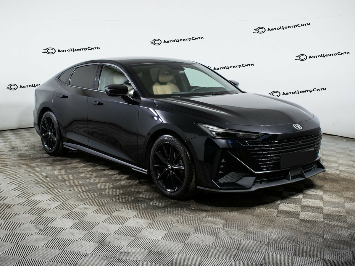 Changan UNI-V с пробегом — 2022 год. Фото: #2