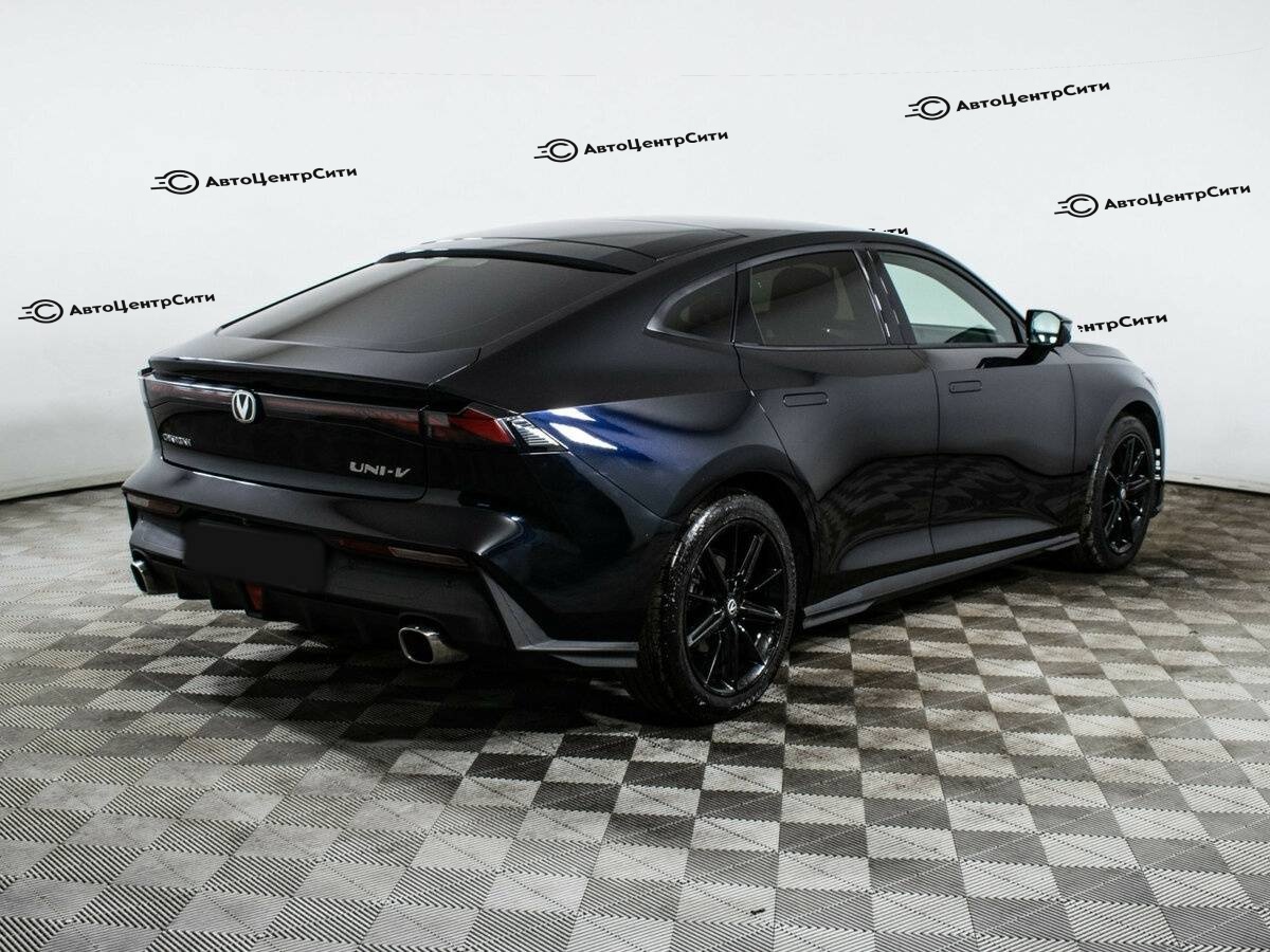 Changan UNI-V с пробегом — 2022 год. Фото: #3