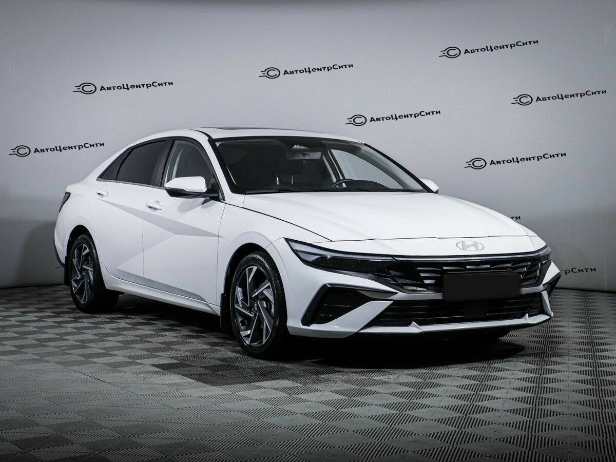 Hyundai Elantra с пробегом — 2024 год. Фото: #2