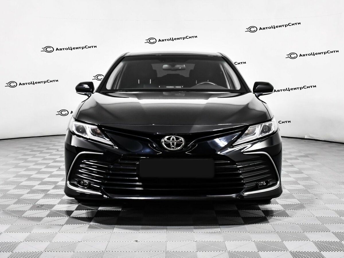 Toyota Camry с пробегом — 2021 год. Фото: #1