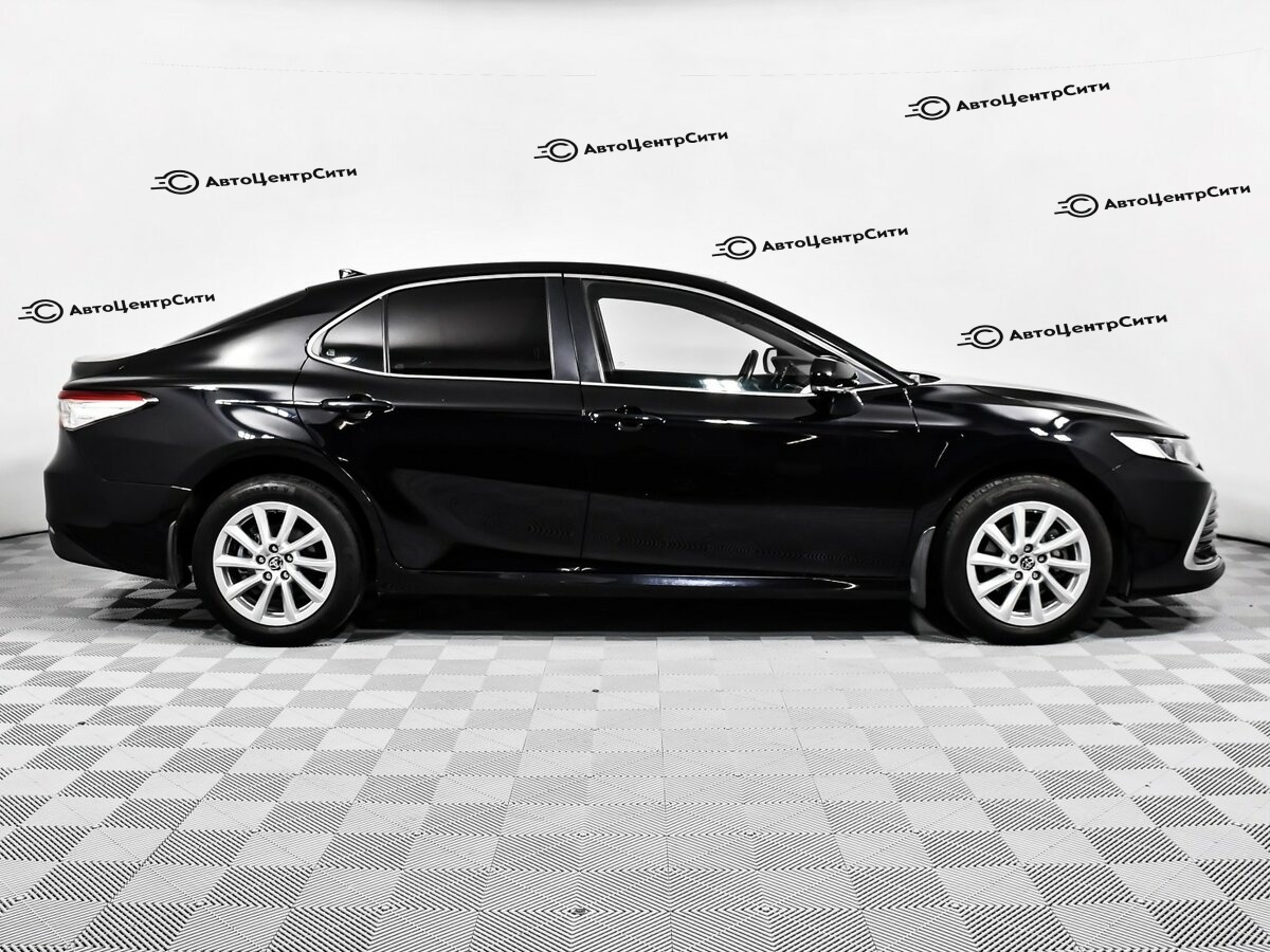 Toyota Camry с пробегом — 2021 год. Фото: #3