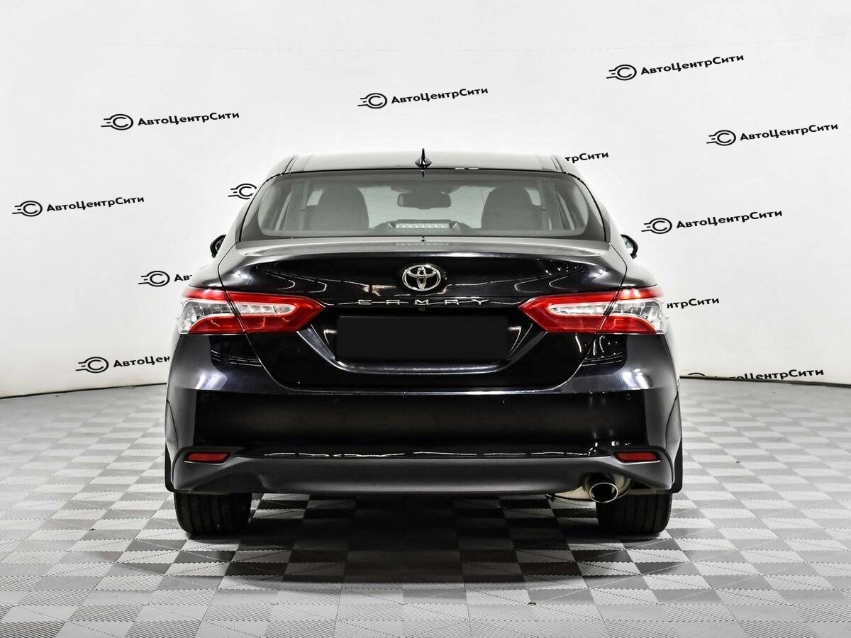 Toyota Camry с пробегом — 2021 год. Фото: #4
