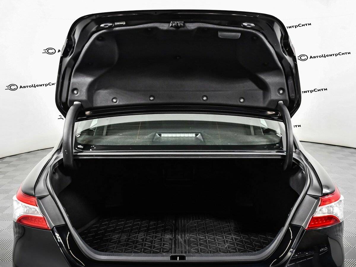 Toyota Camry с пробегом — 2021 год. Фото: #10