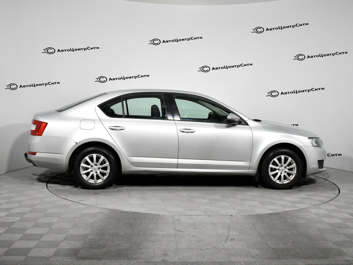 Skoda Octavia с пробегом — 2015 год. Фото: #3